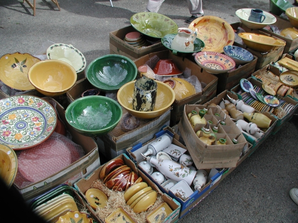 spgm/gal/cucuron/market_pots.jpg