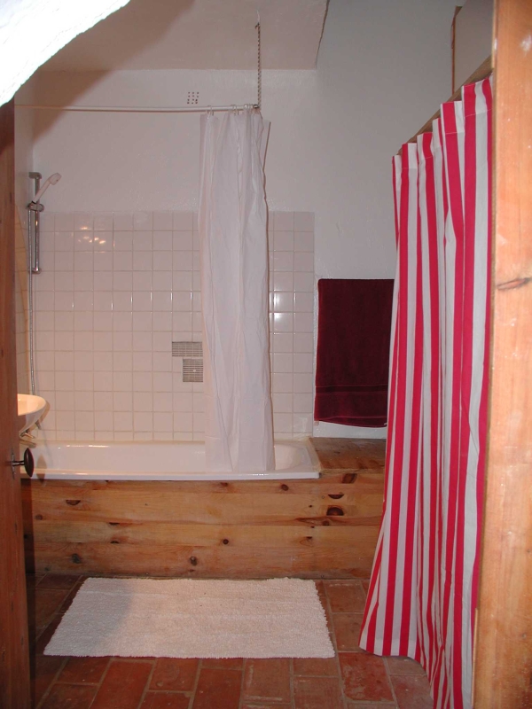 spgm/gal/lepoint/bathroom0.jpg