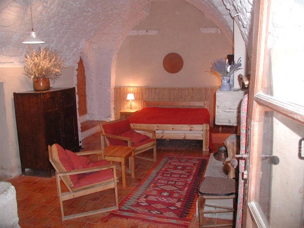 spgm/gal/lepoint/downstairs1.jpg