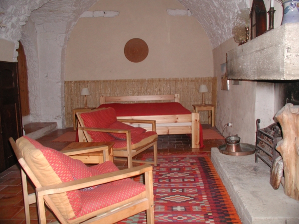 spgm/gal/lepoint/downstairs4.jpg